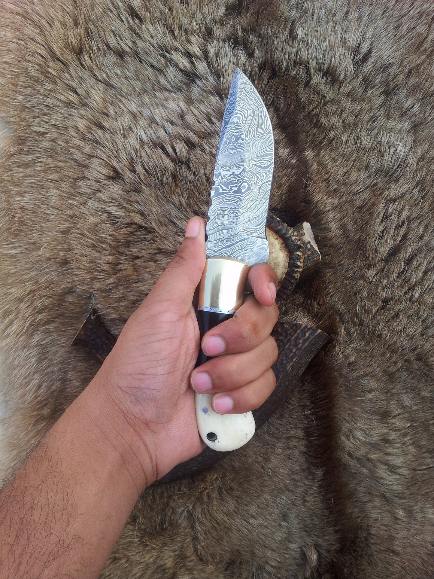 Beautiful Hand Made Damascus Knife