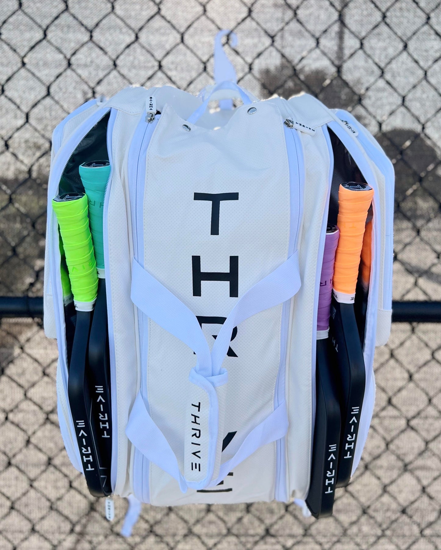 Elite Pro Tour Bag w/shoe bag - WHITE