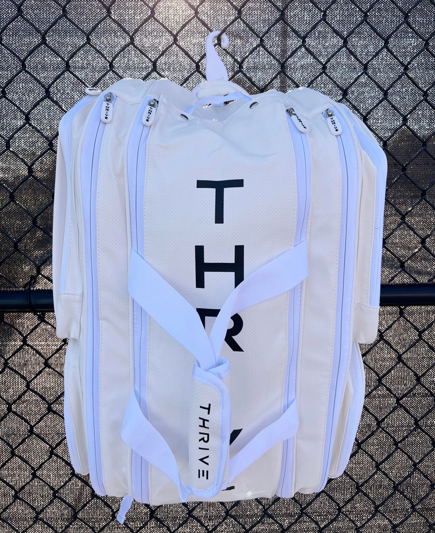 Elite Pro Tour Bag w/shoe bag - WHITE