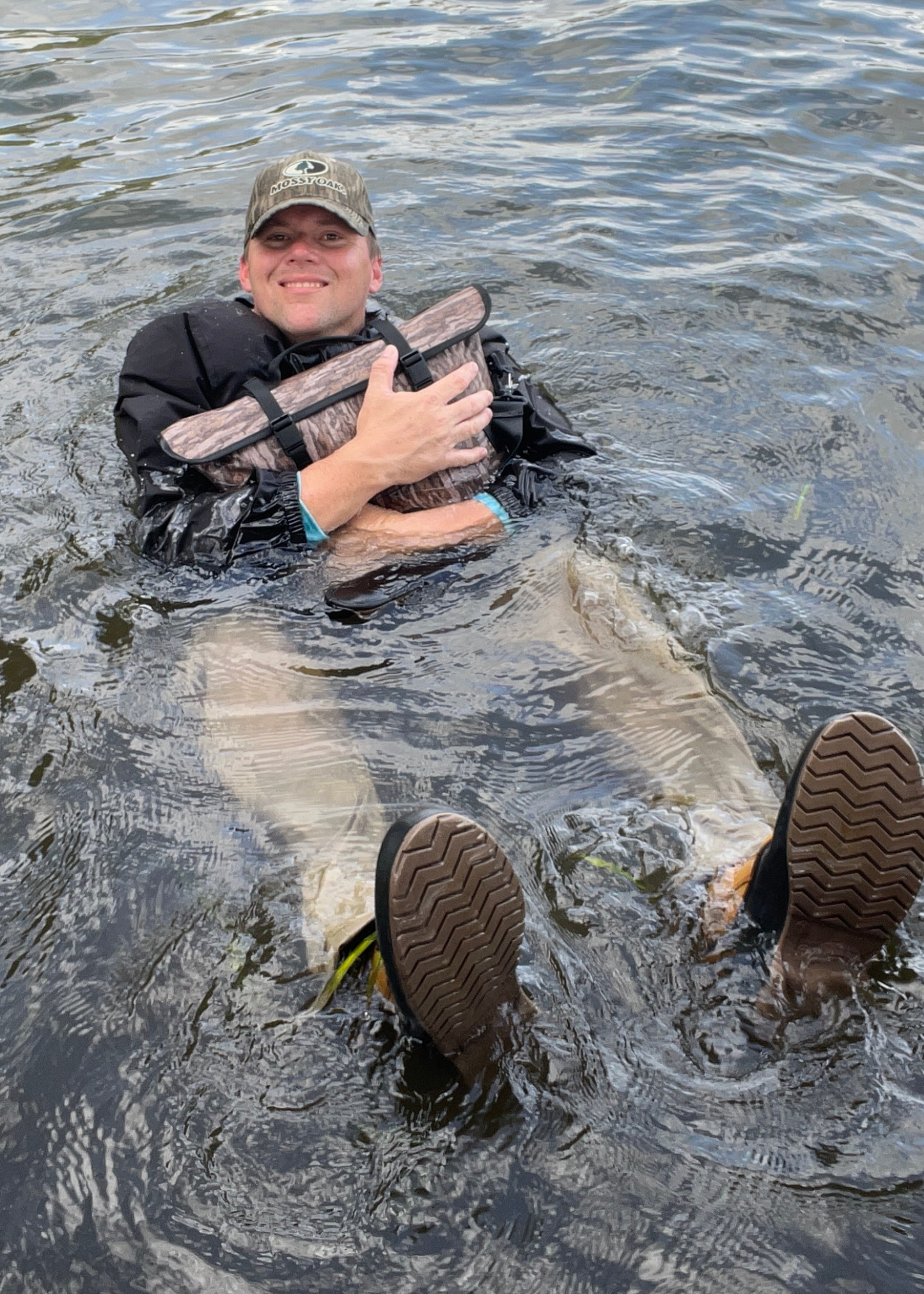 Mossy Oak - Auto-Sealing, Waterproof, Floating, Scent Proof Day-Pack Cooler