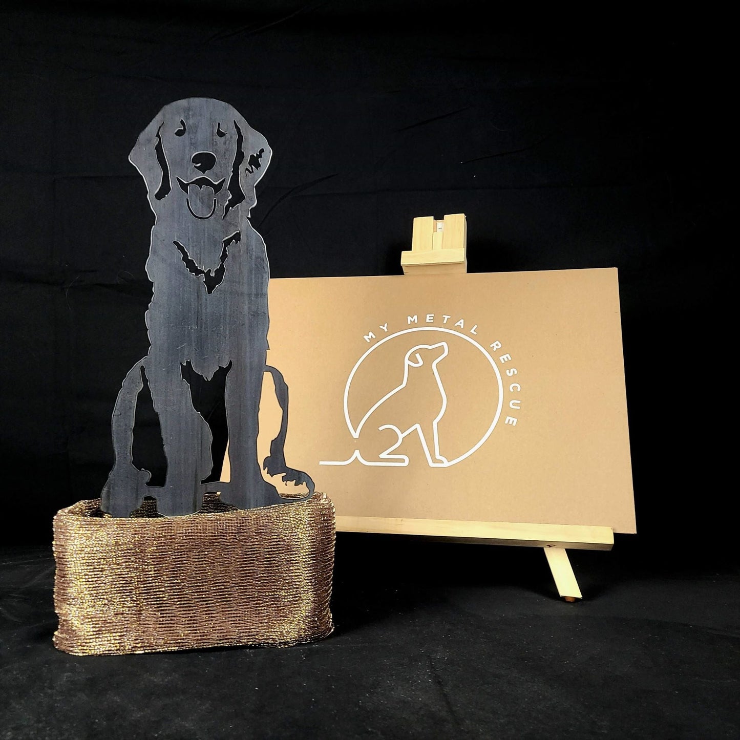 Golden Retriever Sitting Metal Art – Handcrafted Dog Décor
